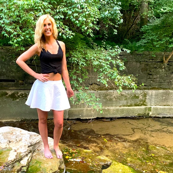 Meet your Posher, Megan - Picture 2 of 8